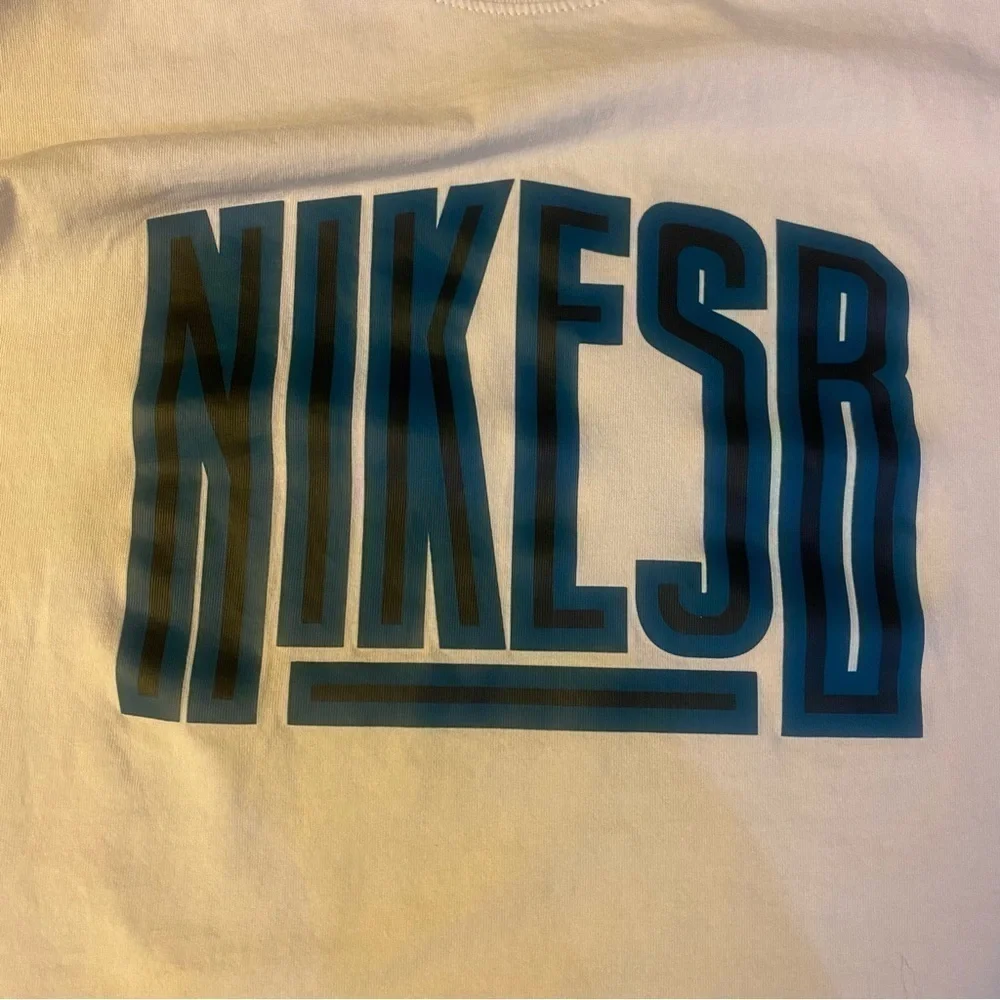 Men's Nike SB  Sportswear Tee Logo Short Sleeve 100% Cotton sz Medium